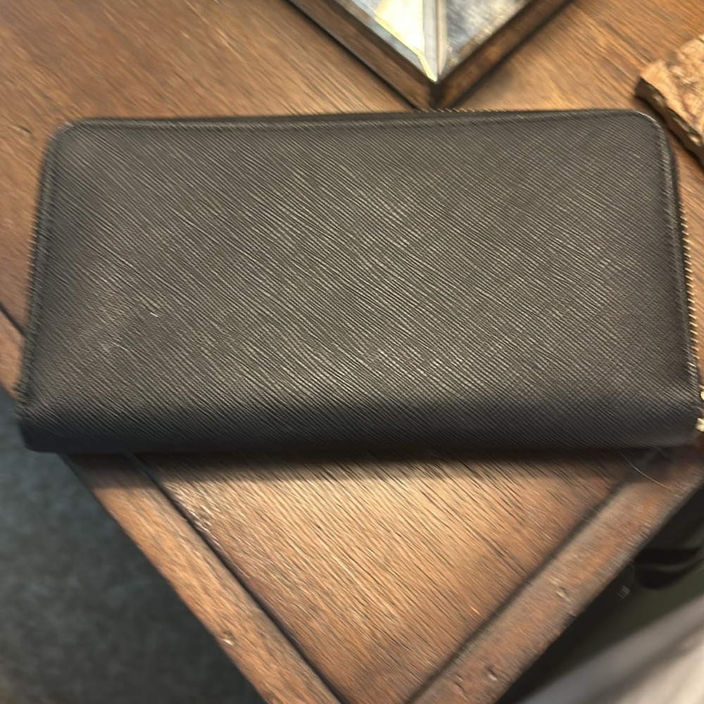 Kate Spade Wallet - Picture 3 of 4